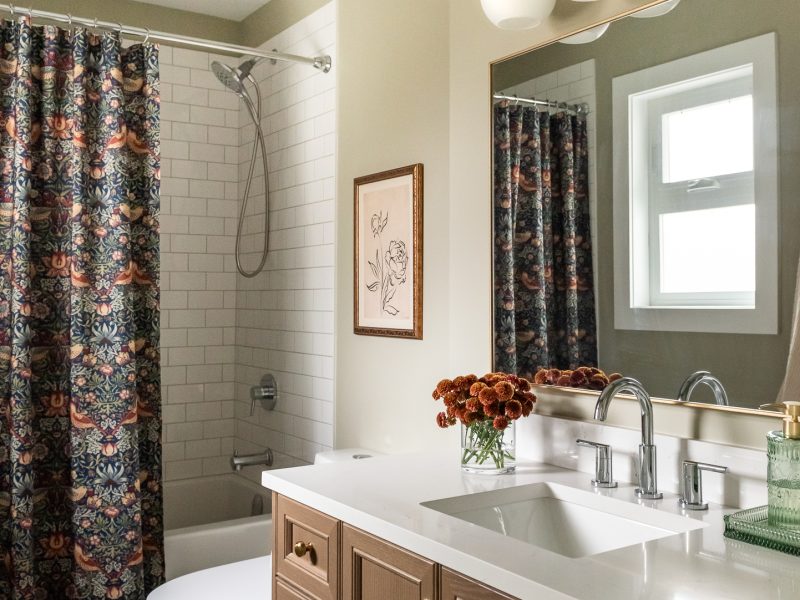 transitional kids bathroom, pops of colour, wood vanity